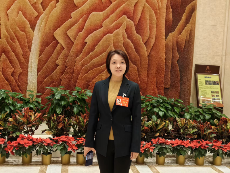 全國人大代表馮麗朝赴京參會(huì)提建議盡職責(zé)